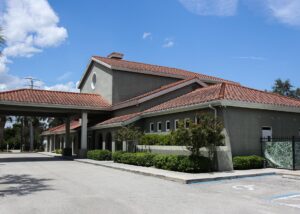 Estero-Animal-Hospital-Port-a-cachere-Architectural-Design-by-Arcraft-Studio-Architects